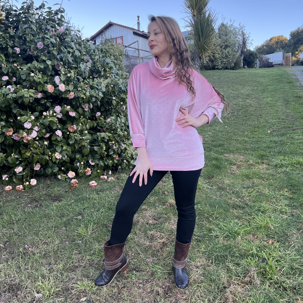 Poleron Maritza velvet palo rosa mini tachas5