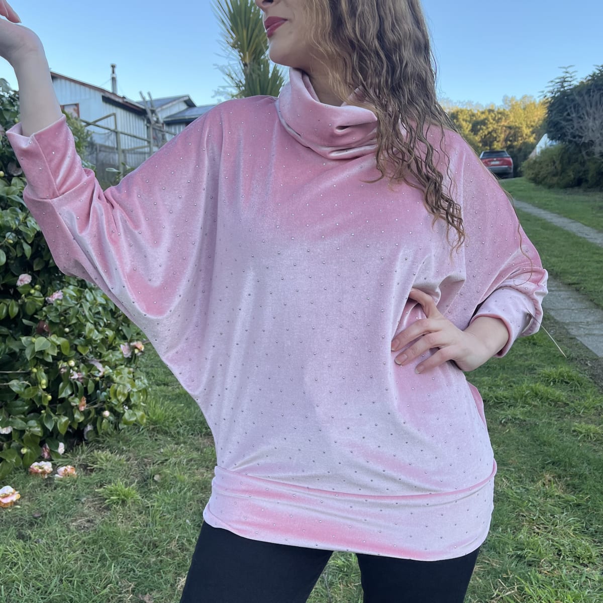 Poleron Maritza velvet palo rosa mini tachas2