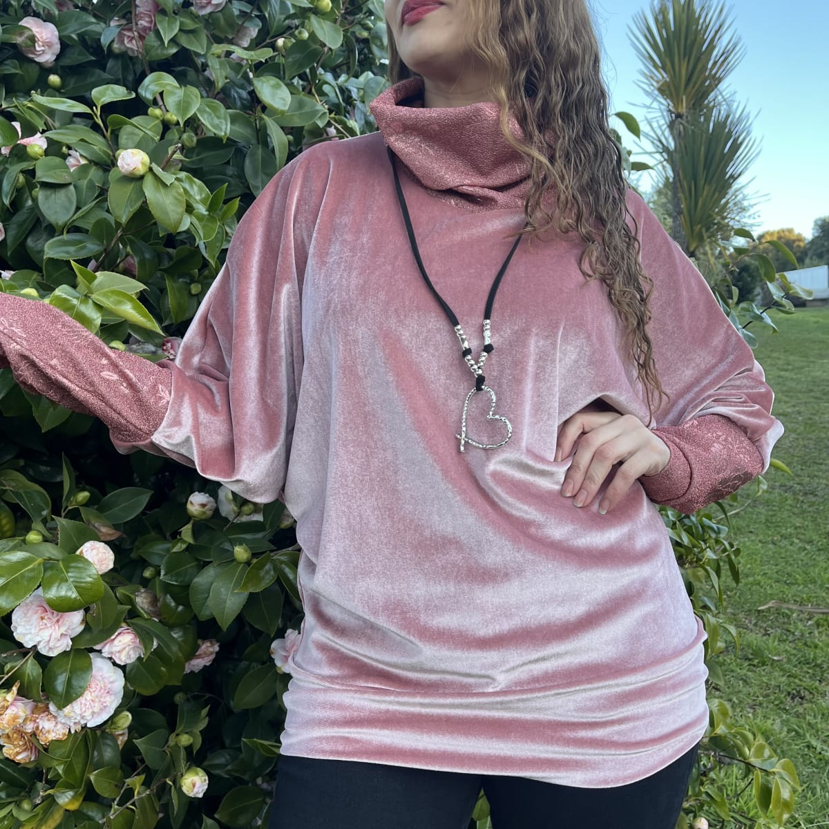 Poleron Maritza velvet palo rosa brillo escarchilla2
