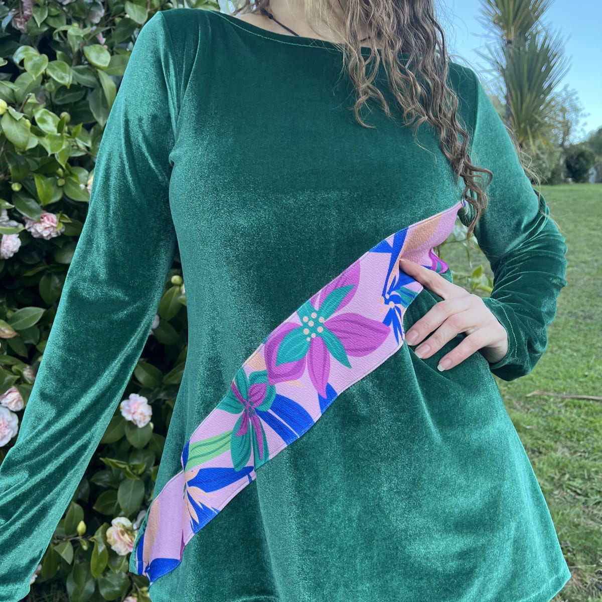 Poleron campana verde franja floral lila2