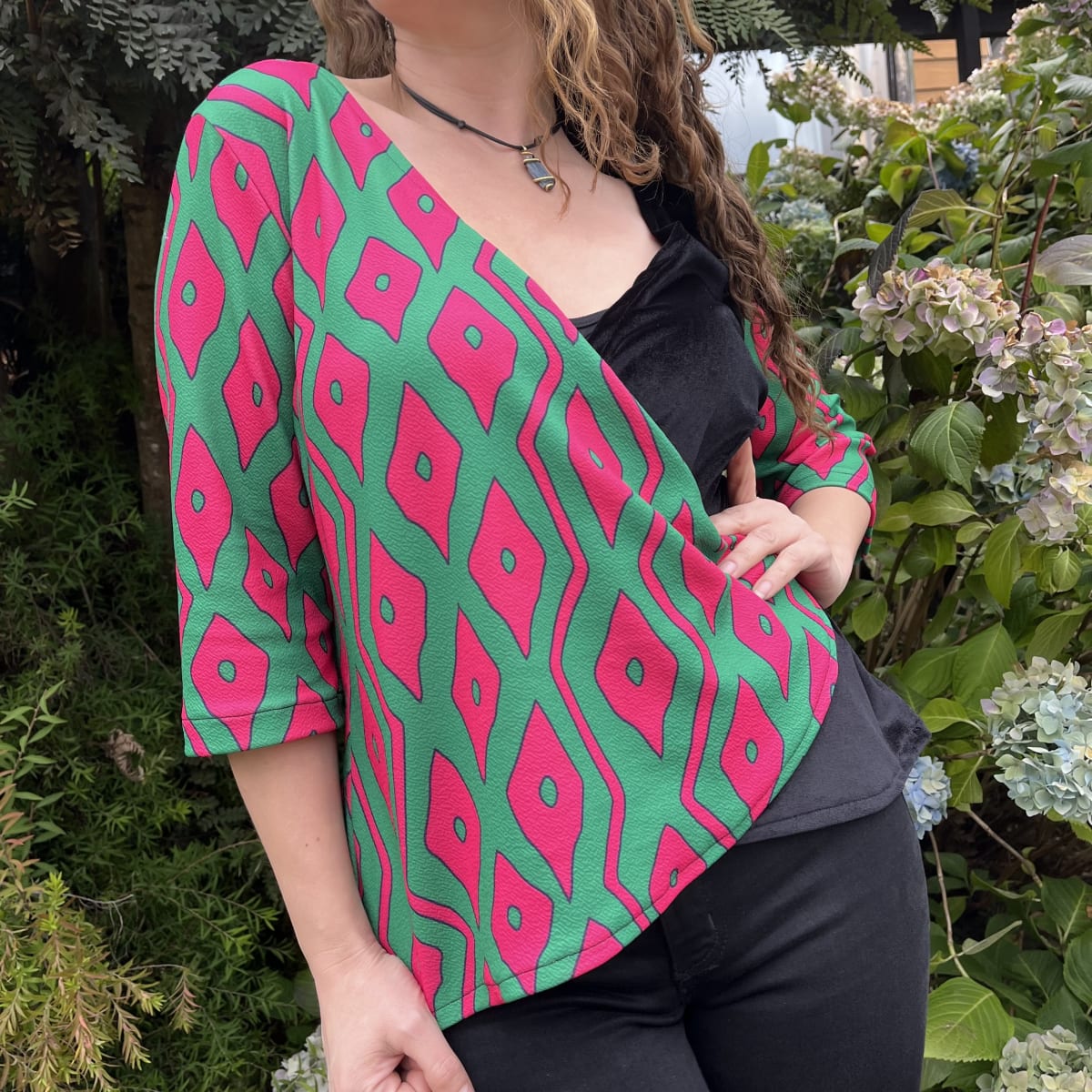 Polera Gloria velvet negro sofia verde fucsia2
