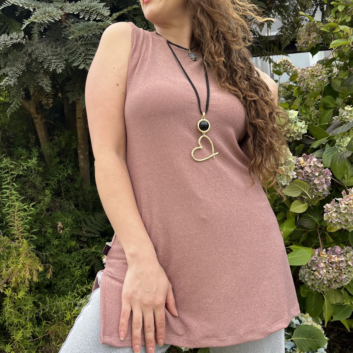 Polera Susy destellos palo rosa sin mangas2