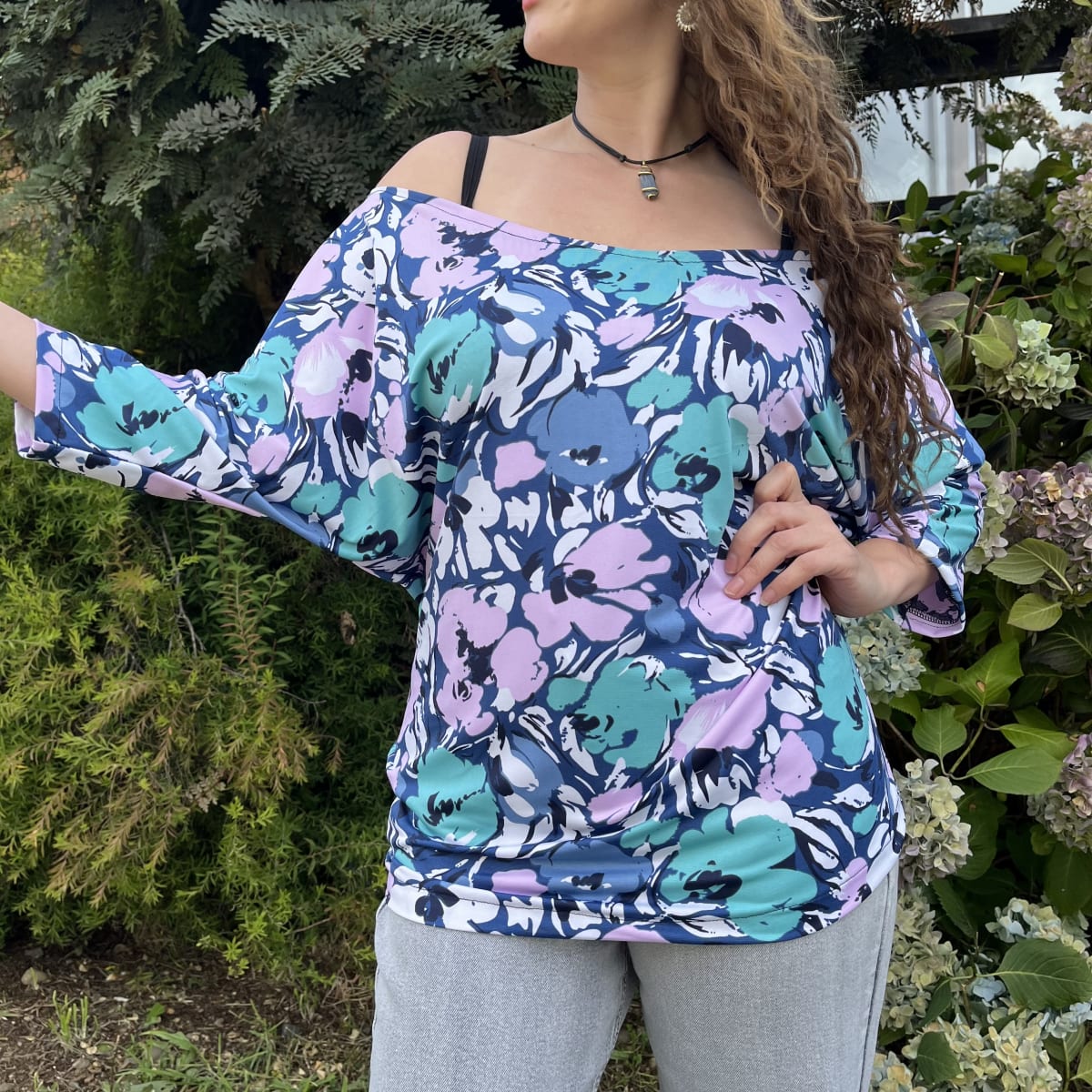 Polera Marlene lycra azul floral lila2