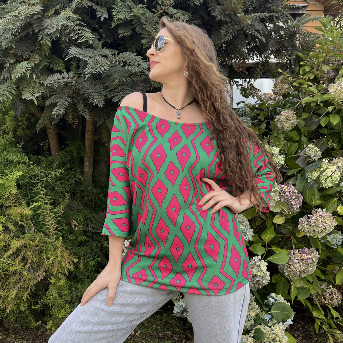 Polera Marlene sofia verde rombos fucsia1