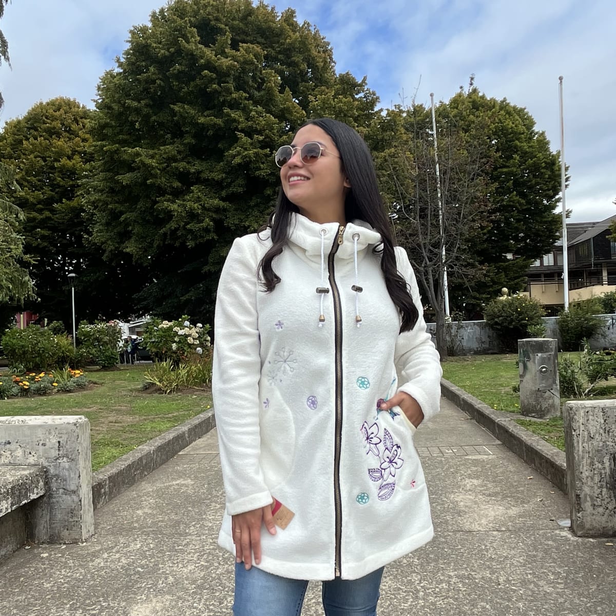 Abrigo Polar antipilling blanco invierno bordado5