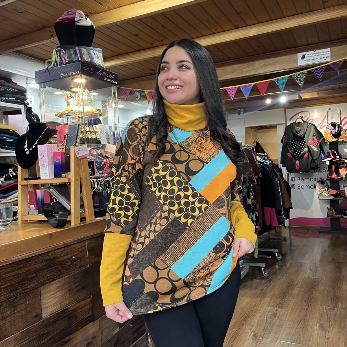 Poleron Candelaria lanilla geo multicolor mostaza1