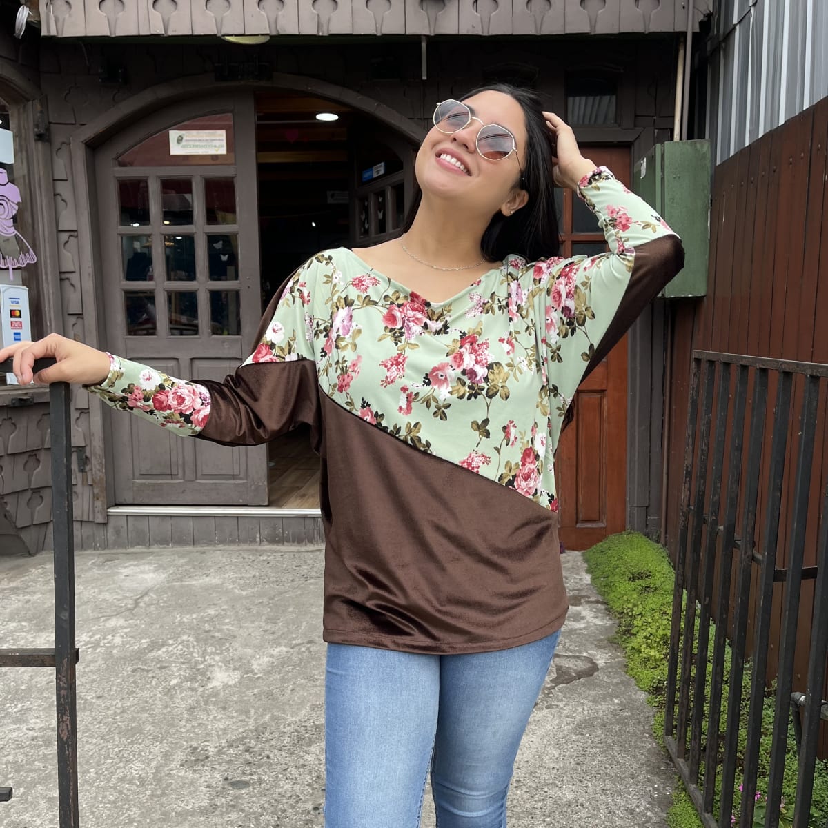 Poleron Marlene velvet cafe floral verde menta1