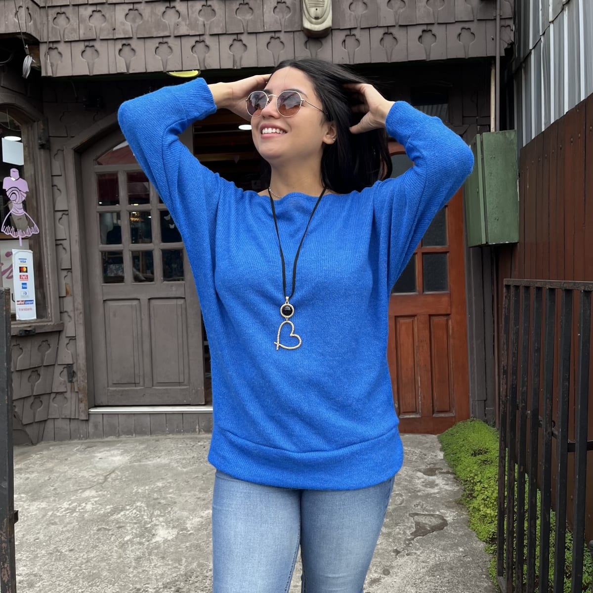 Poleron Marlene lana azul rey1