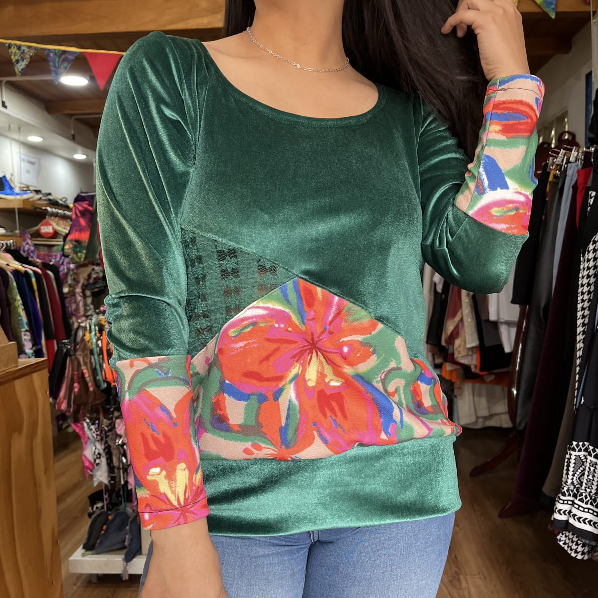 Poleron Mariela mix velvet verde floral encaje2