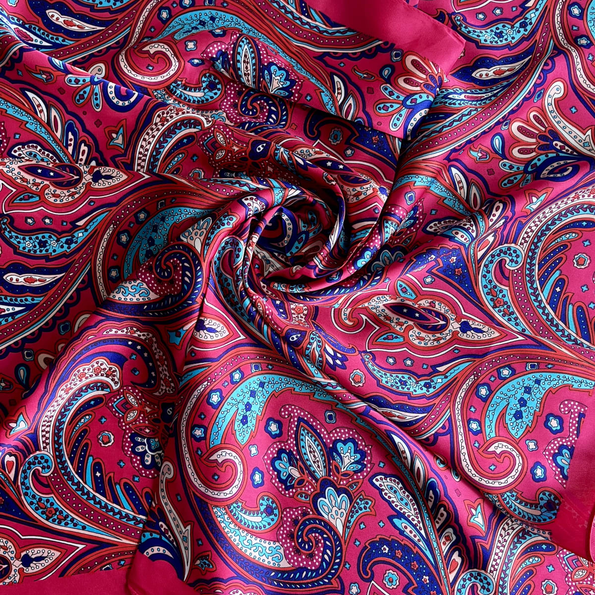 Pañuelo seda 70*70 cms fucsia paisley3
