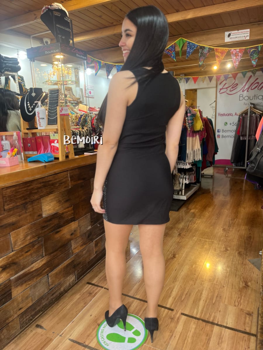 Vestido italiano strass plateado y escote en la cintura5