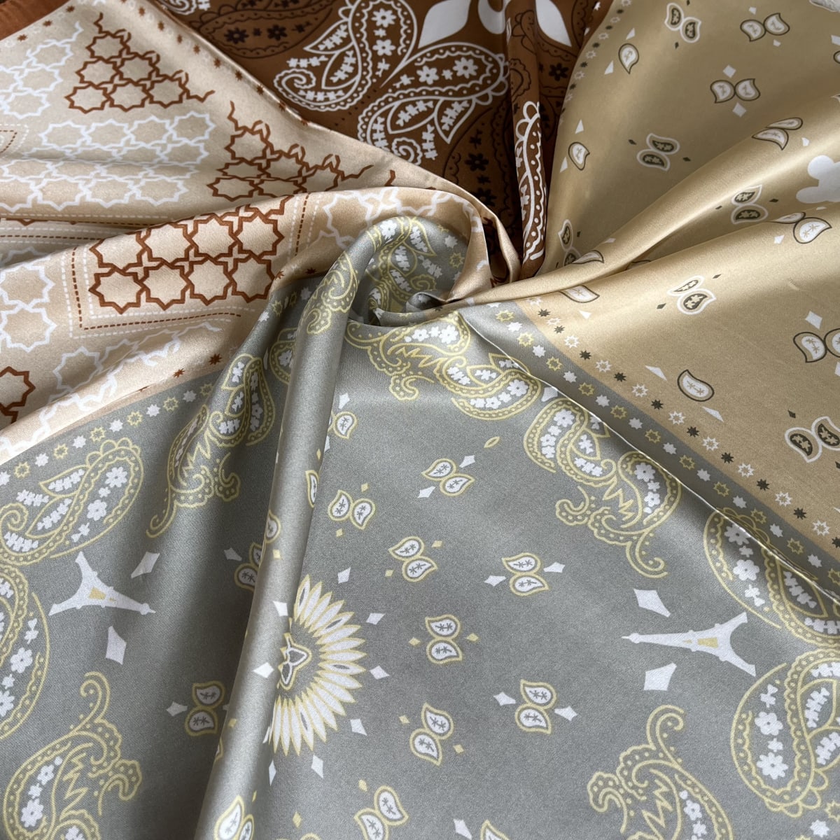 Pañuelo seda 70*70 cms mosaico tribal bordes cafe4