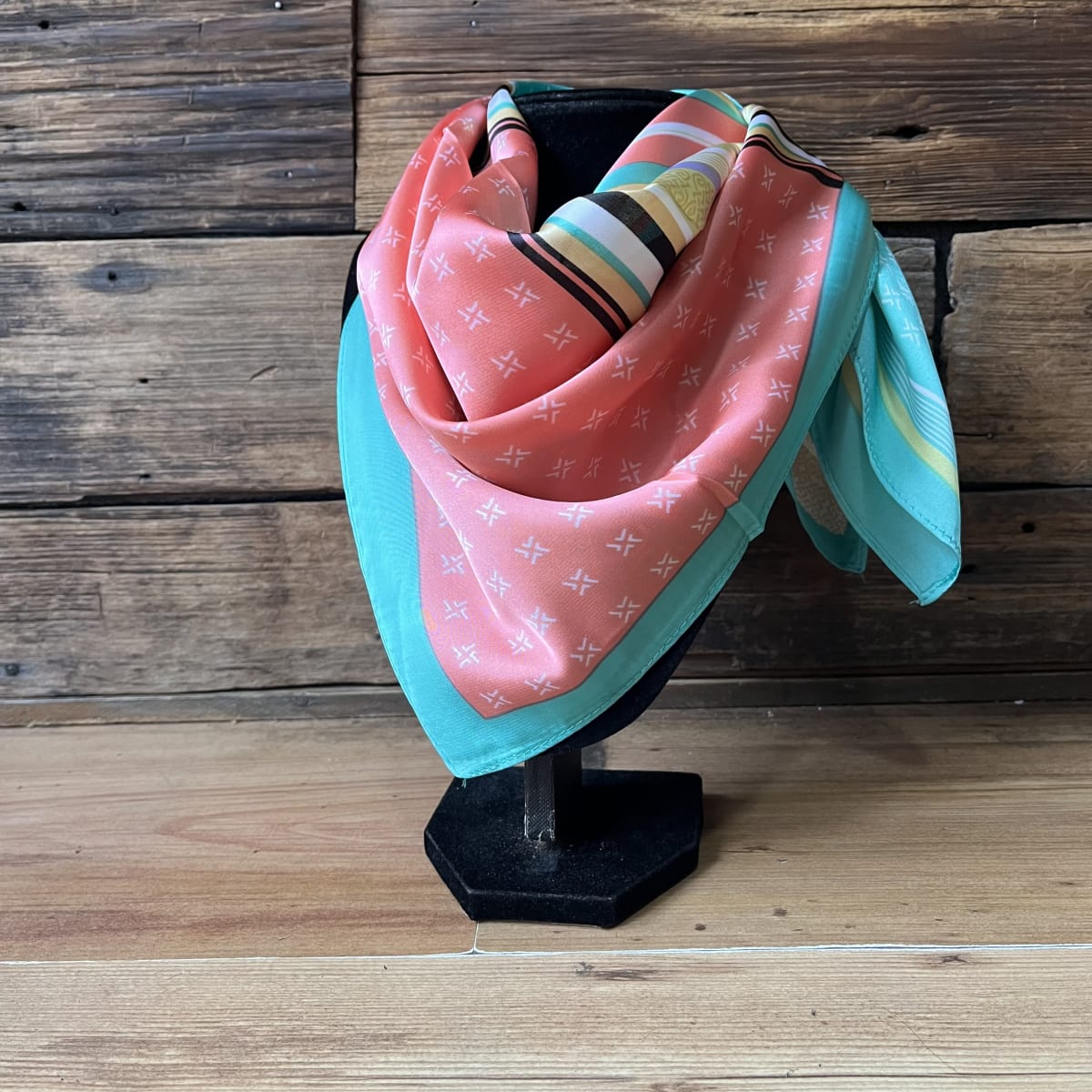 Pañuelo seda 70*70 cms mosaico bordes calipso1