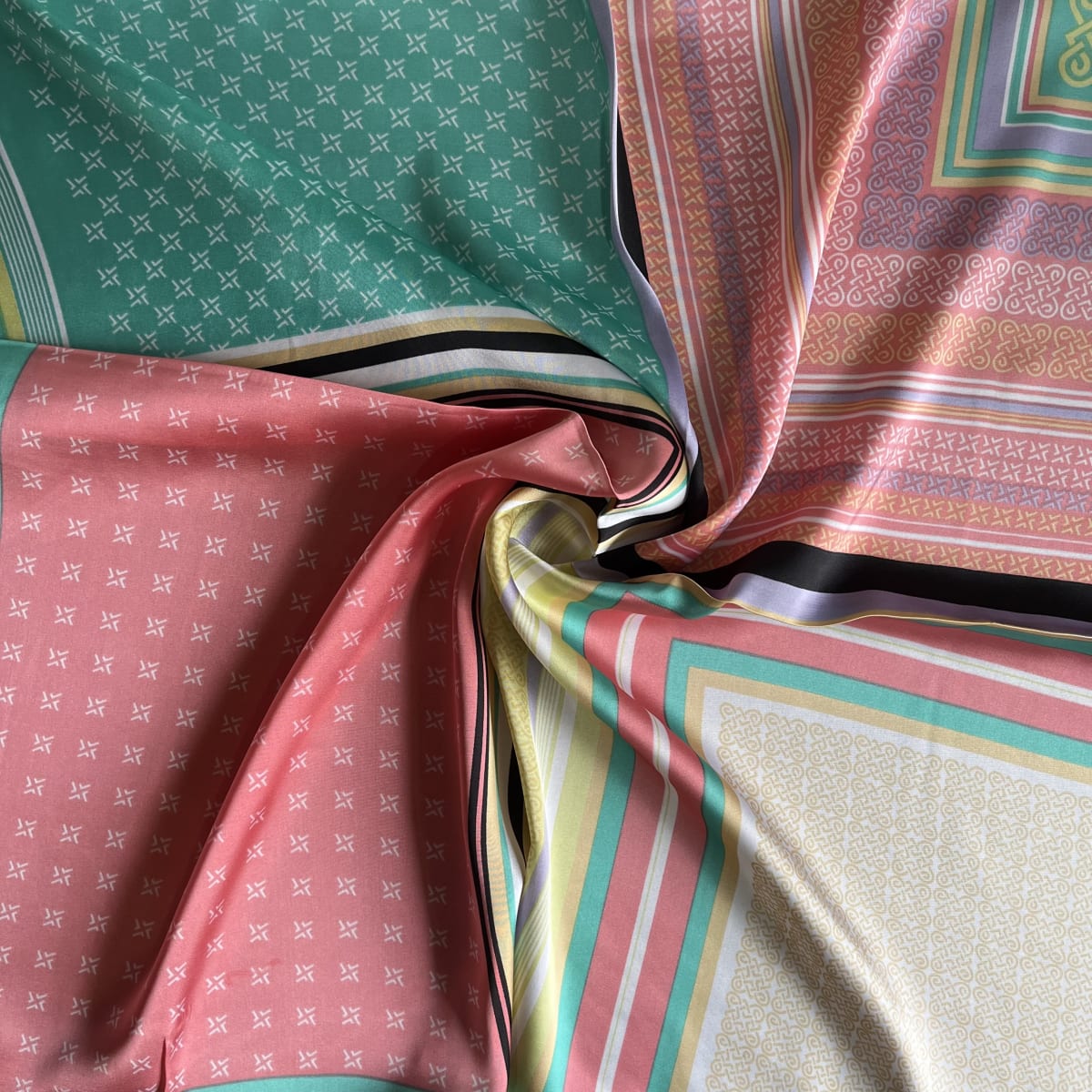 Pañuelo seda 70*70 cms mosaico bordes calipso3