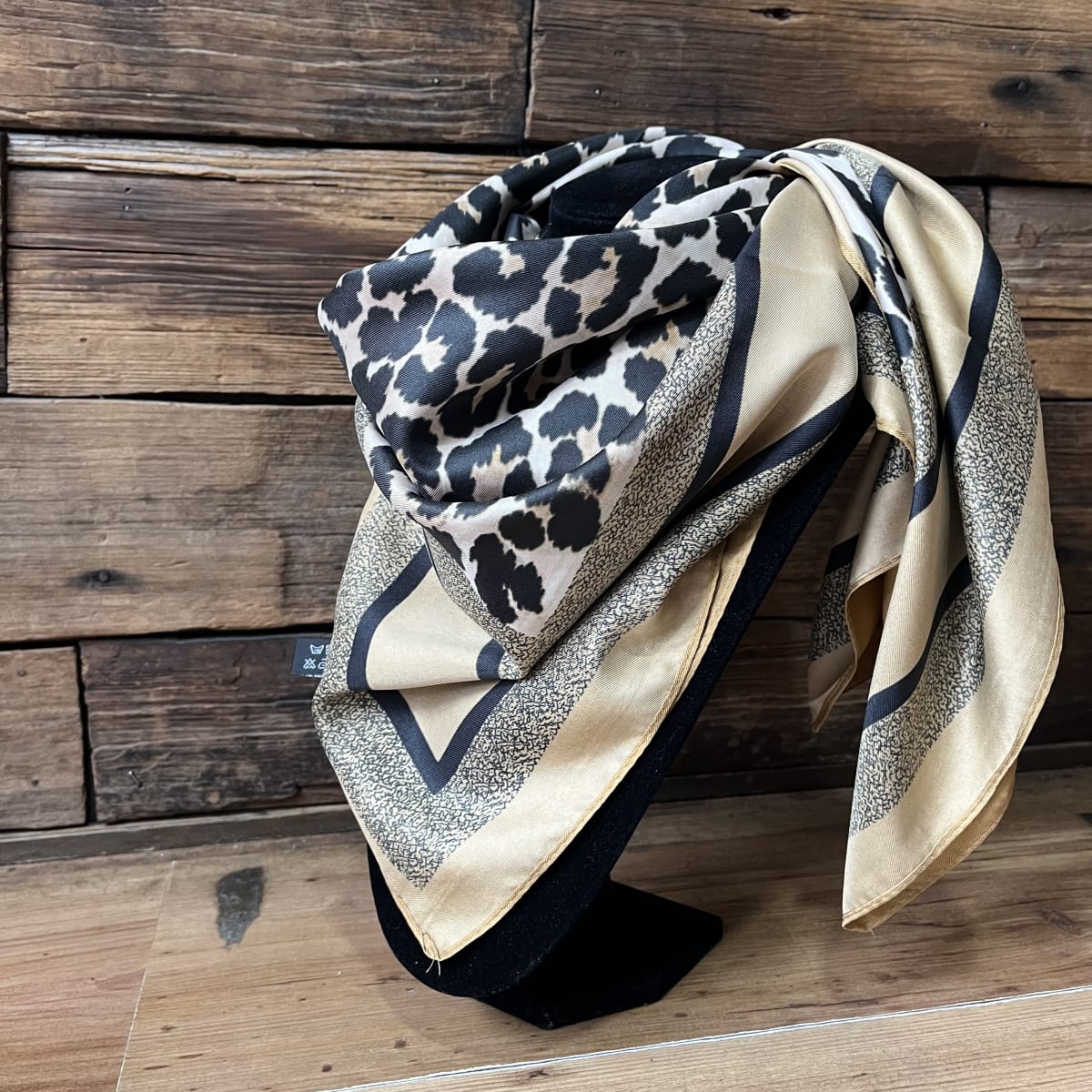 Pañuelo seda 90*90 cms leopardo print beige2