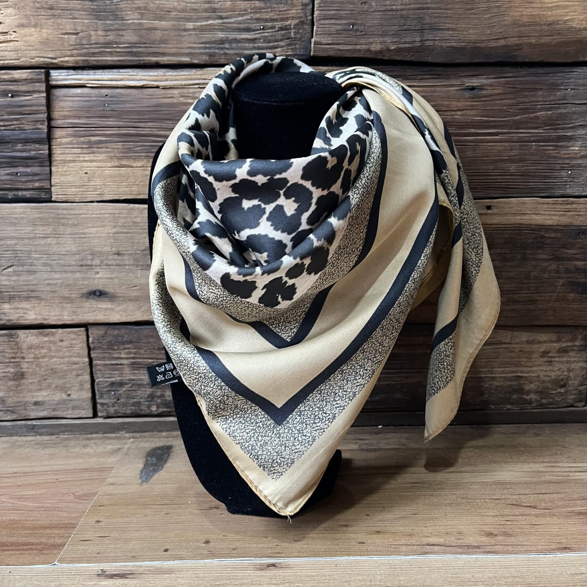 Pañuelo seda 90*90 cms leopardo print beige1