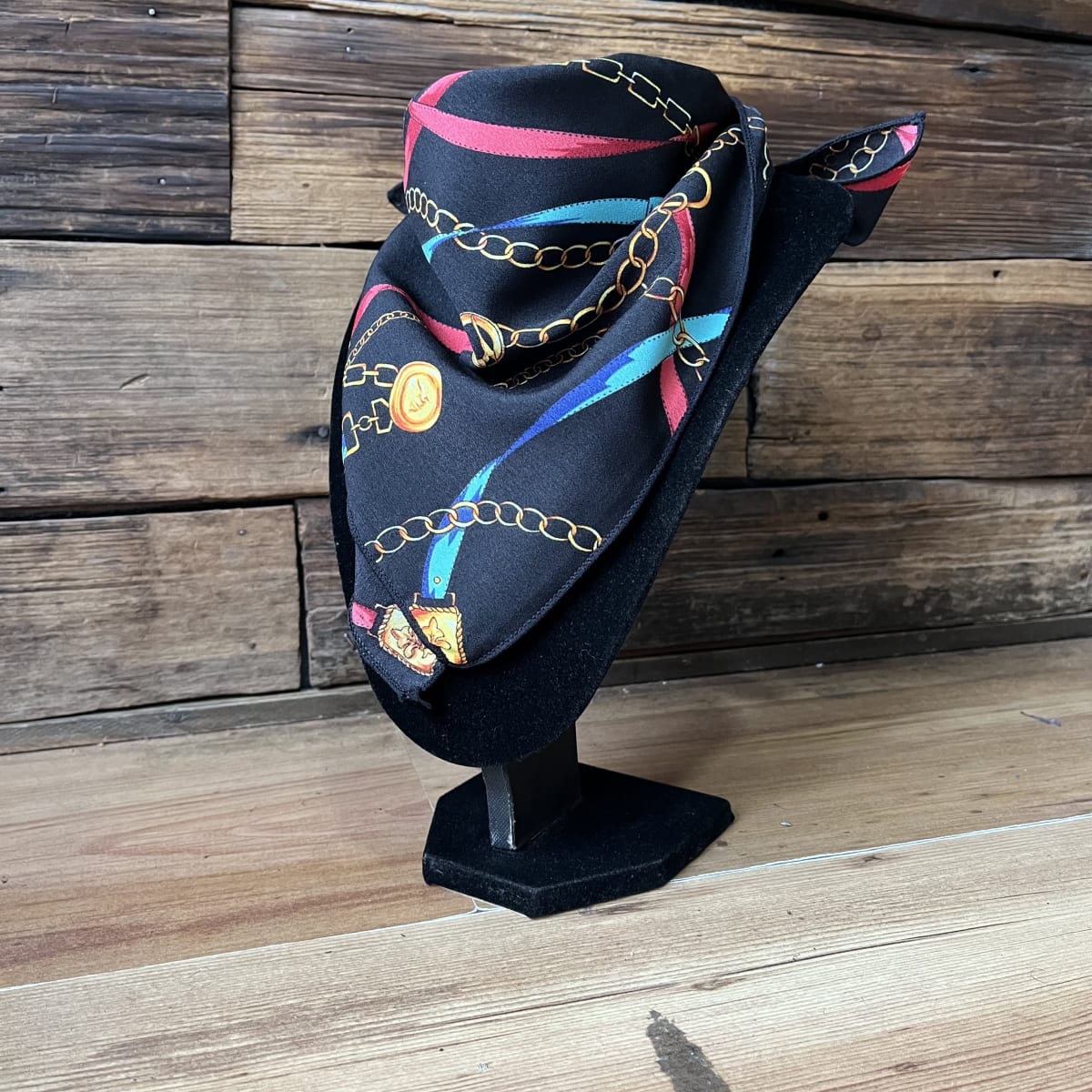 Pañuelo seda 50*50 cms diseño cinturones1