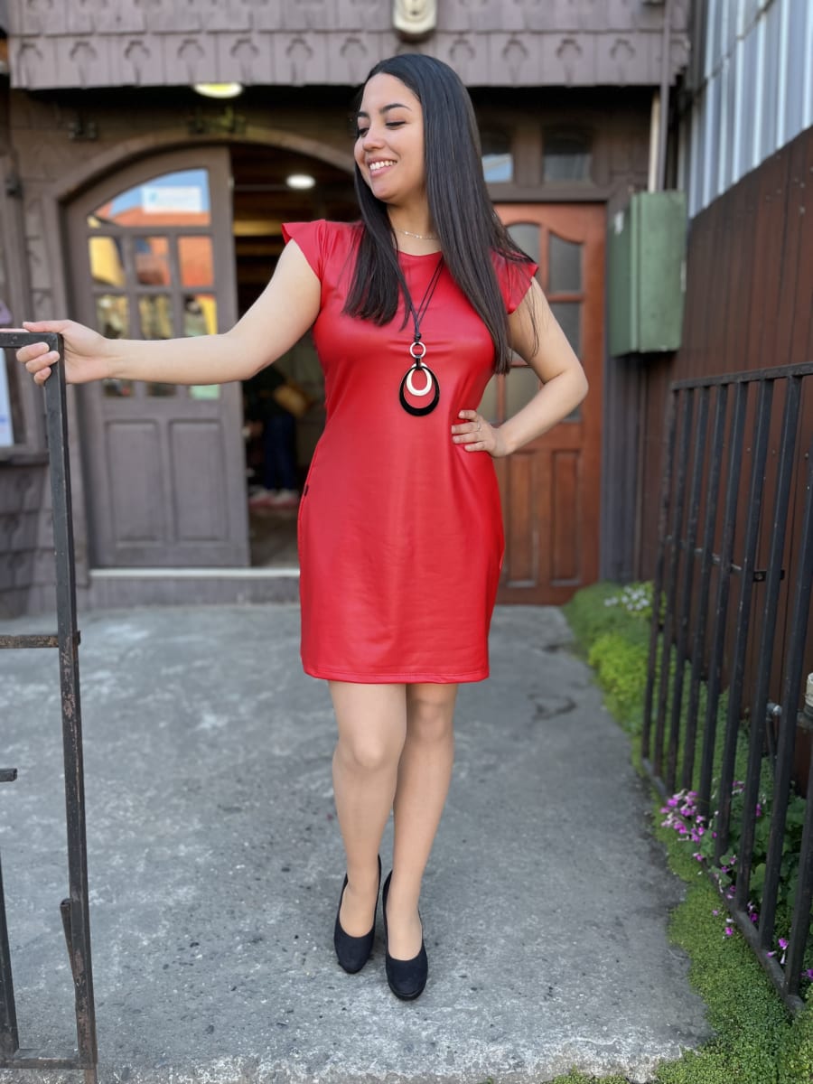 Vestido jumper ecocuero rojo sin mangas1