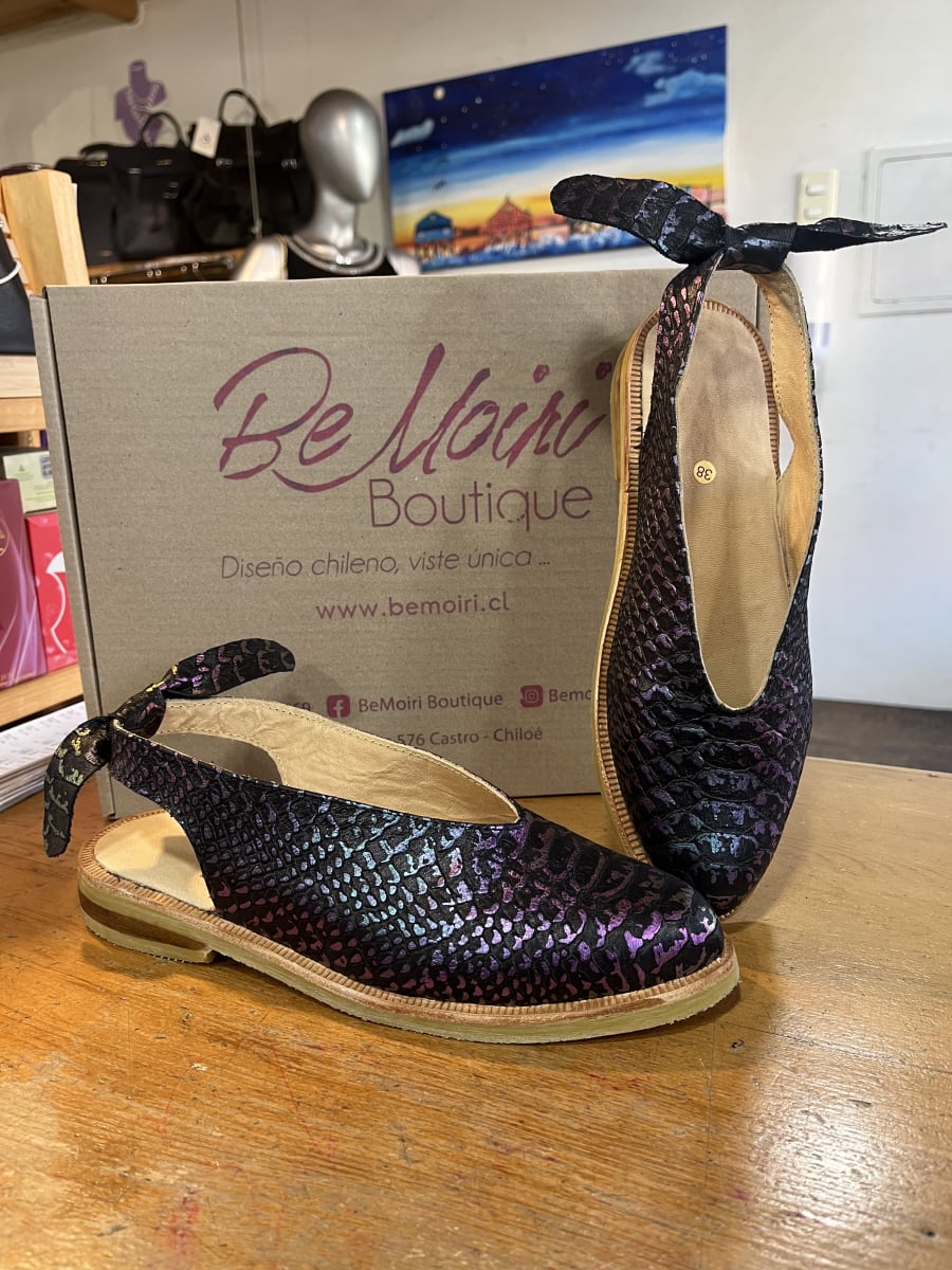 Babucha cuero tornasol con escamas2