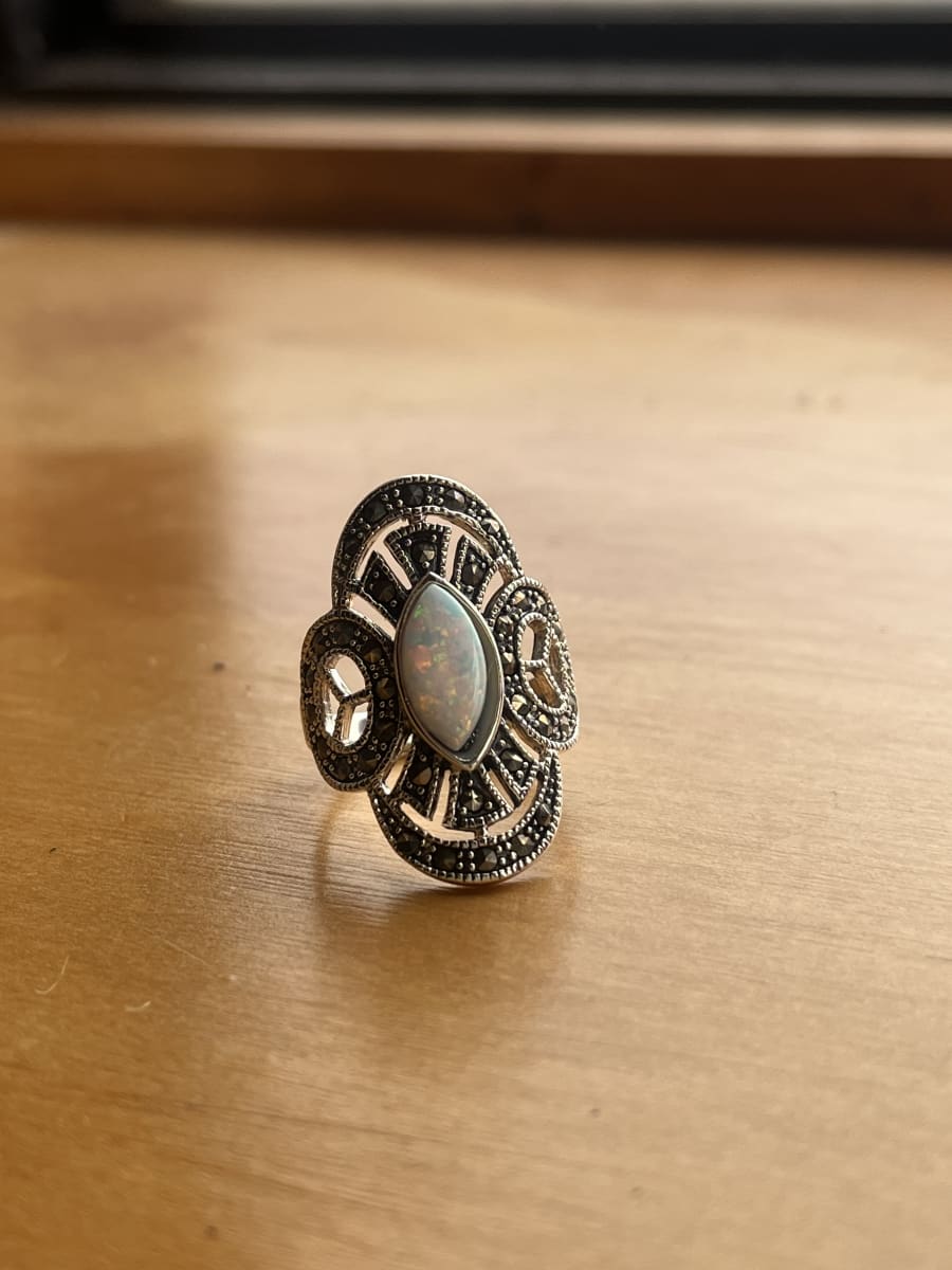 Anillo plata 925 #16 opalo blanco ovalado con marquesitas mandala3