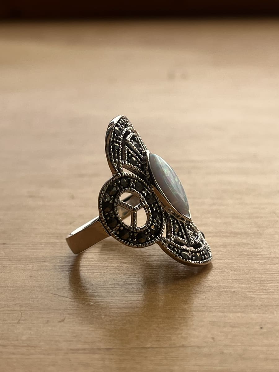 Anillo plata 925 #16 opalo blanco ovalado con marquesitas mandala2