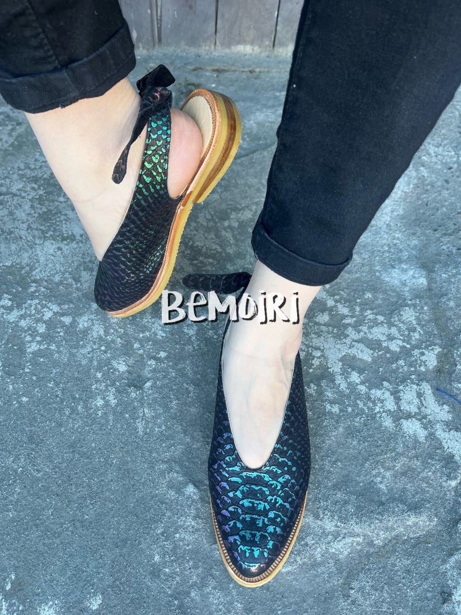 Babucha cuero tornasol con escamas3