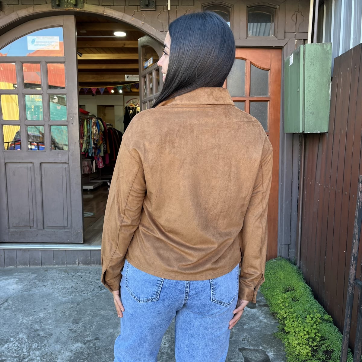 Chaqueta gamuza camel calada2