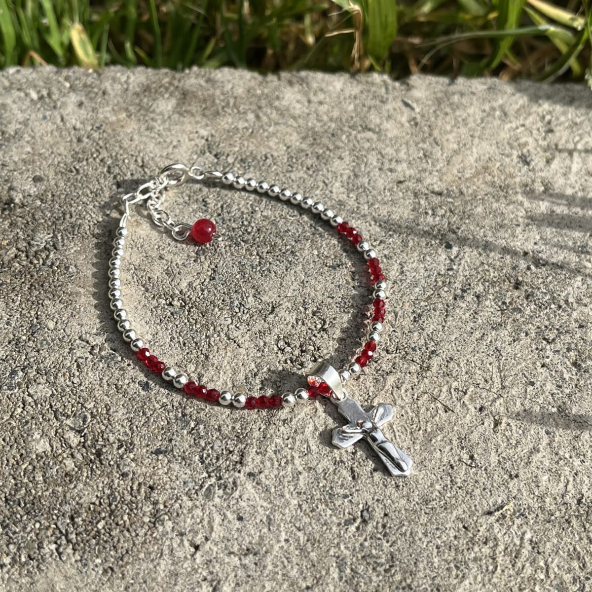 Pulsera plata 925 dije crucifijo cristales rojo1