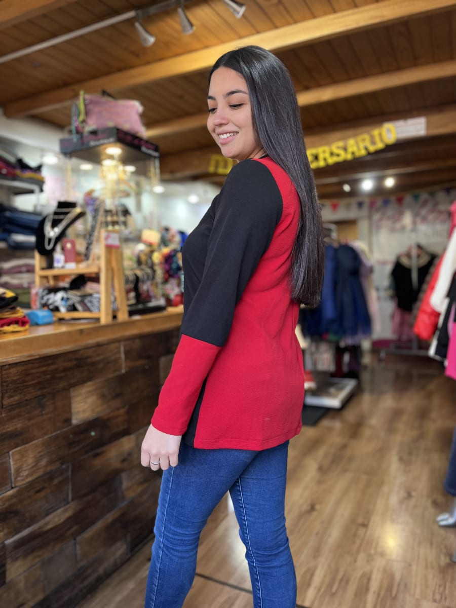 Poleron bicolor negro y rojo cuello V3