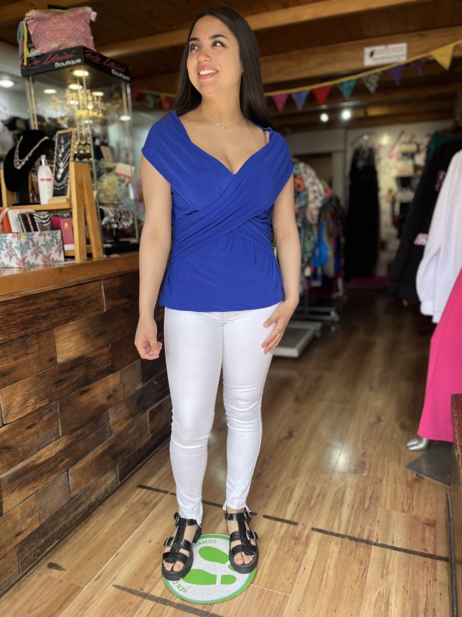 Top lycra azul rey hombros descubiertos3