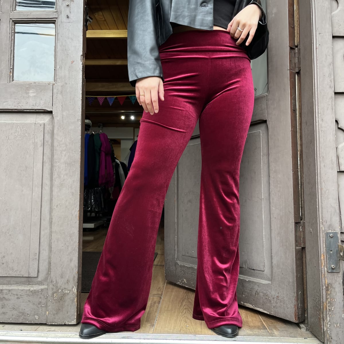 Calza flare velvet burdeo2