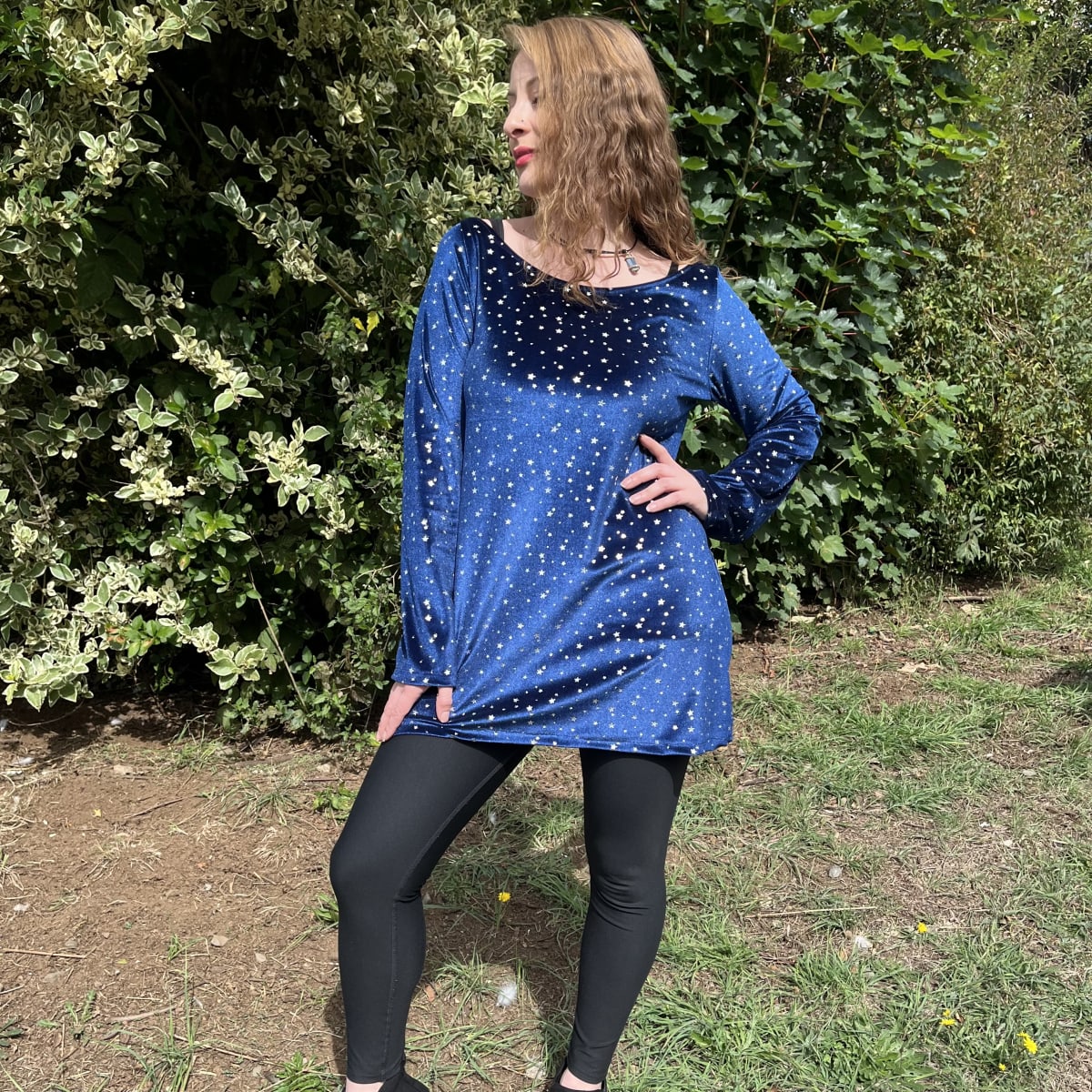 Poleron campana velvet velvet azul estrellas1