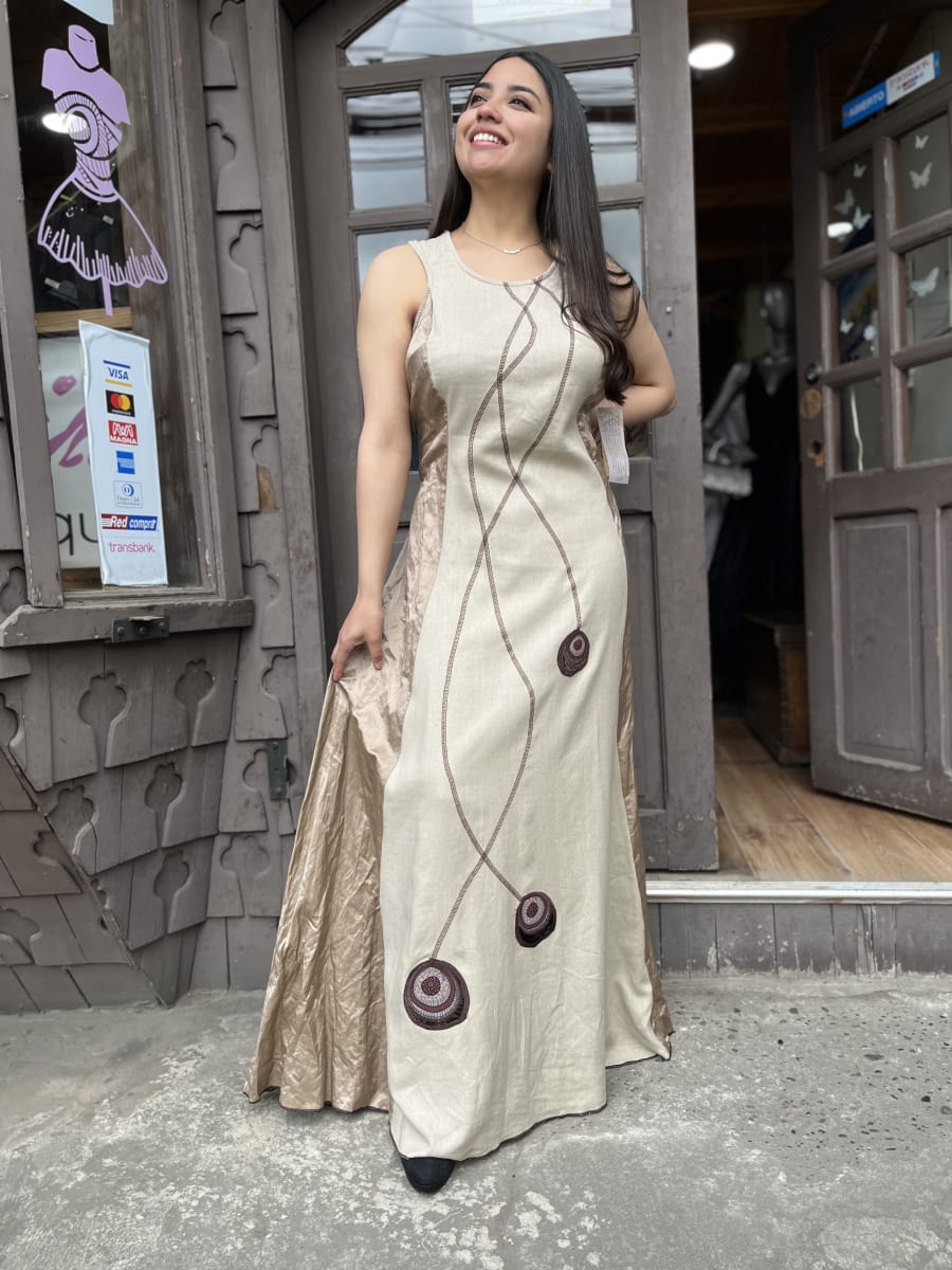 Vestido Kisu fiesta largo central bronce beige1
