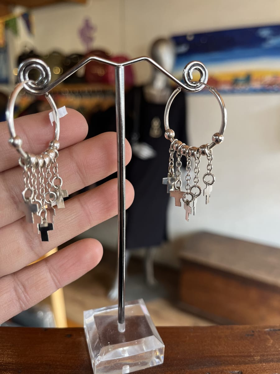 Argolla plata 925 con cadenas de cruces colgantes1