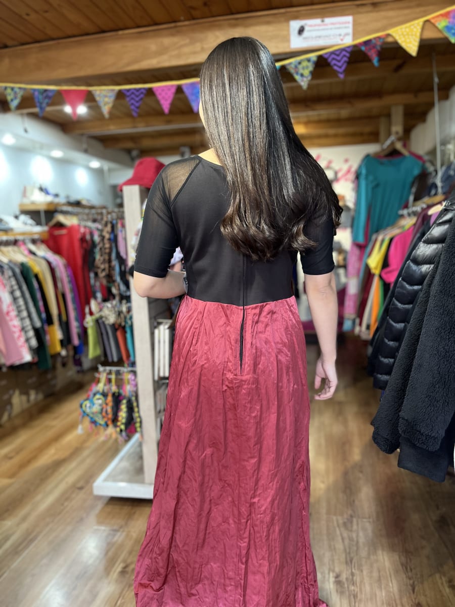 Vestido Kisu fiesta Indira rojo negro manga corta3