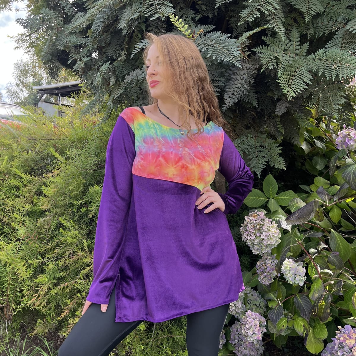 Poleron campana velvet morado tie dye2