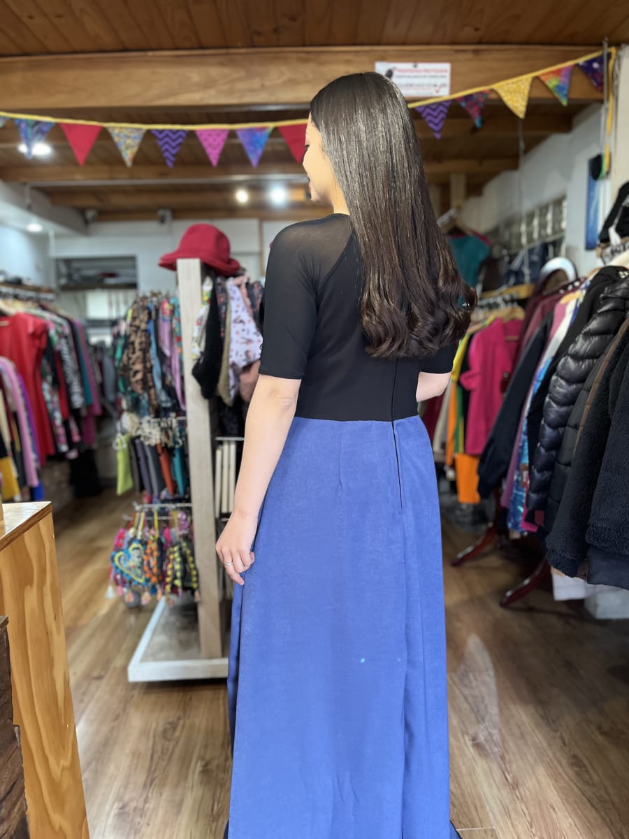 Vestido Kisu fiesta Indira azul vela negro manga corta2
