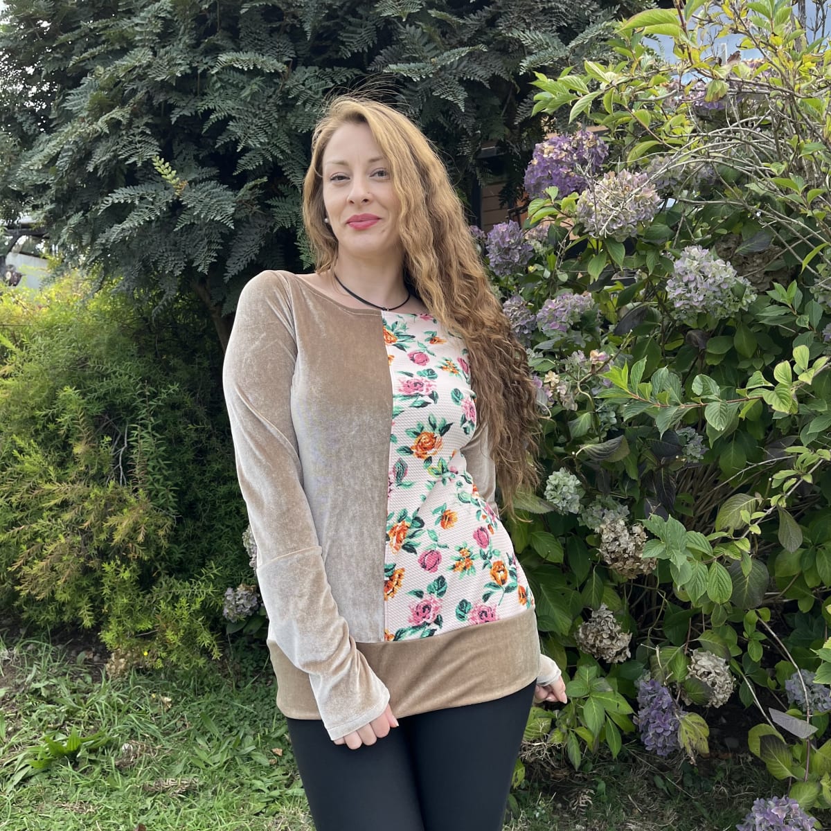 Poleron Mariela velvet beige floral1