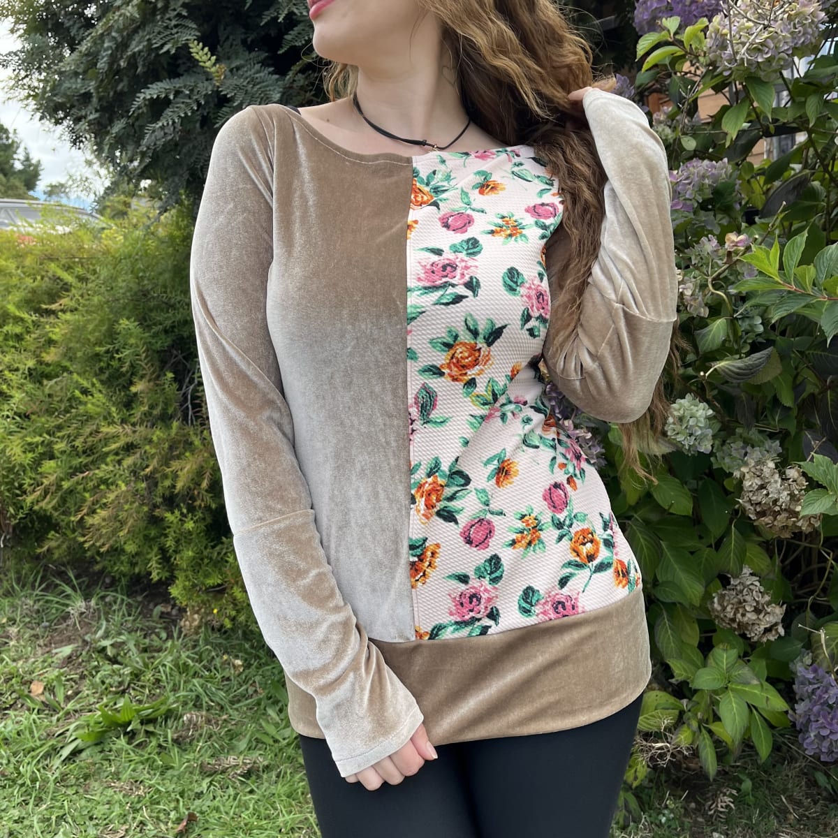 Poleron Mariela velvet beige floral2
