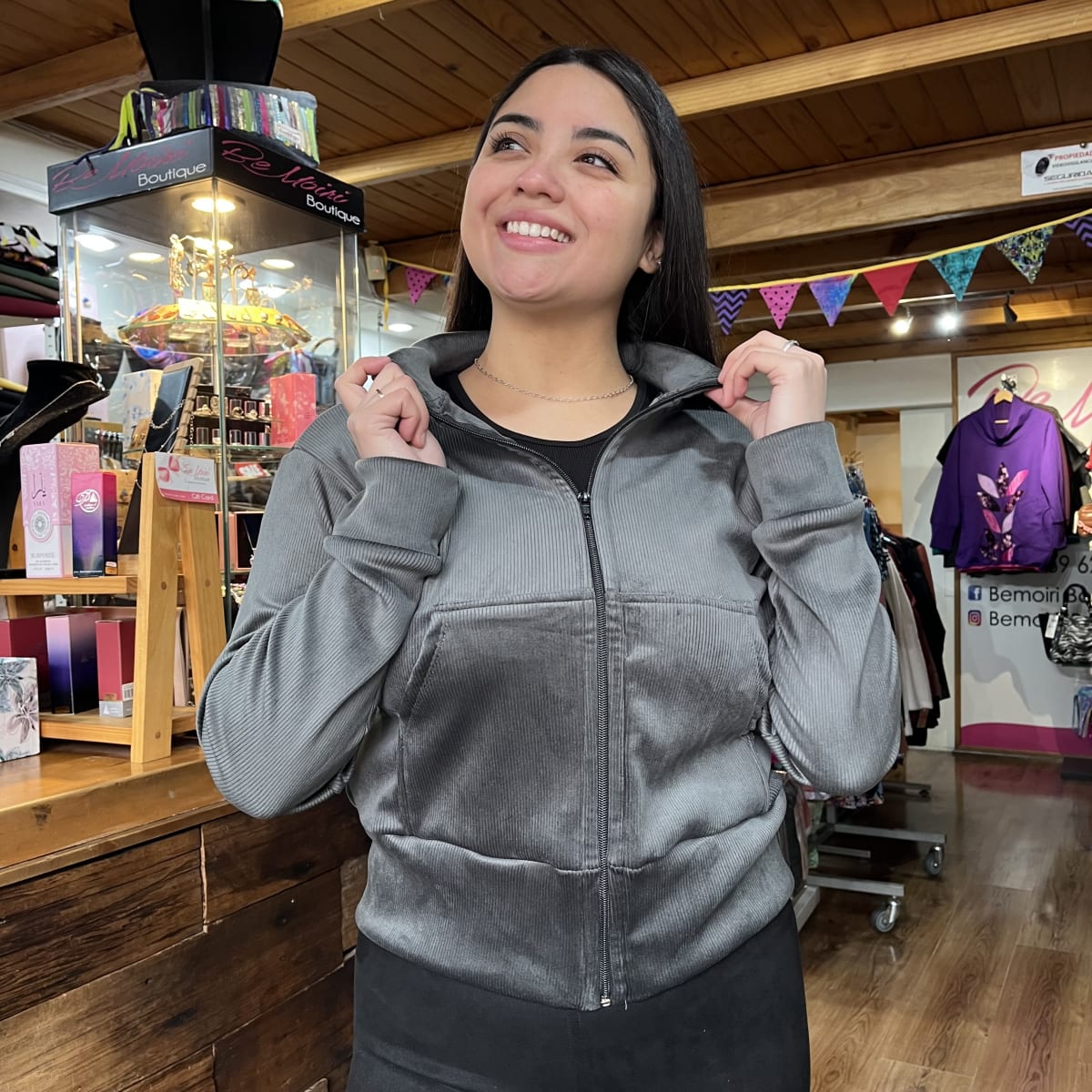 Chaqueta cotelé crop gris con cierre3