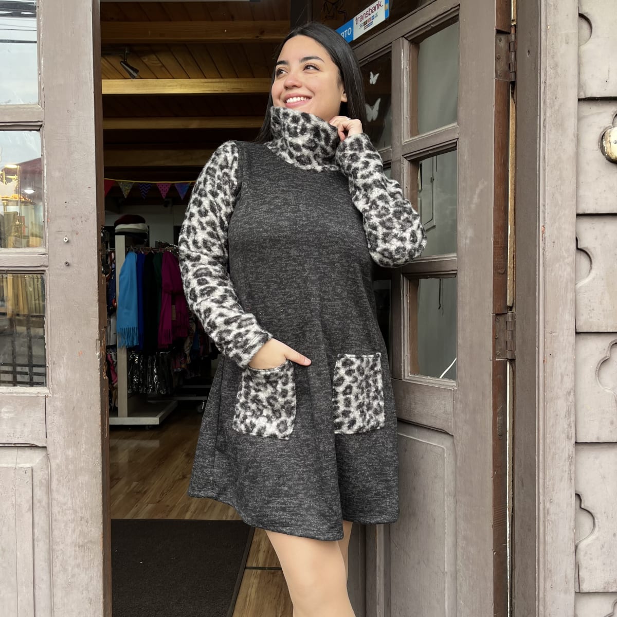 Vestido lanilla leopardo gris con bolsillos cuello alto3
