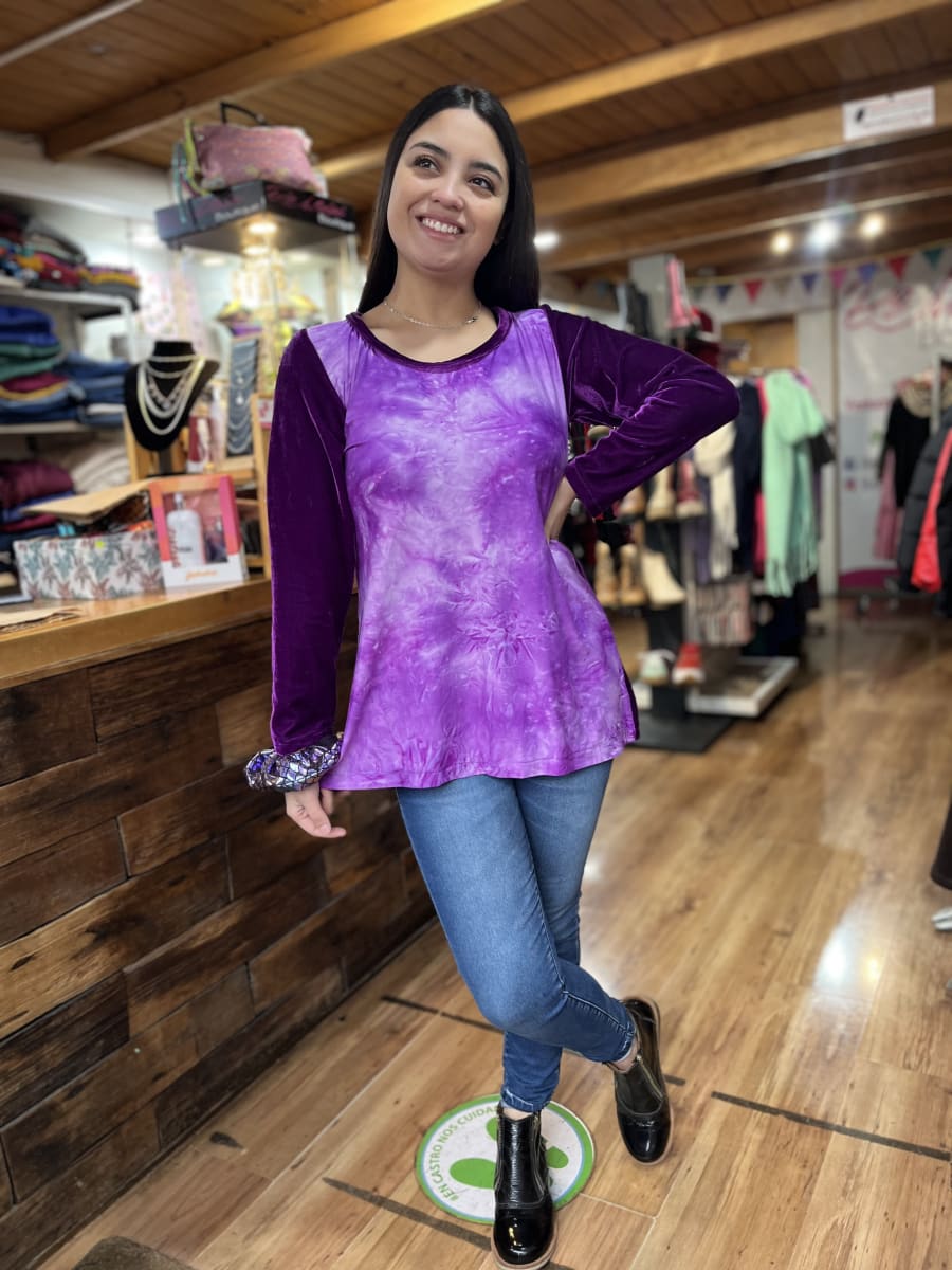 Polera Aura velvet lycra morado1