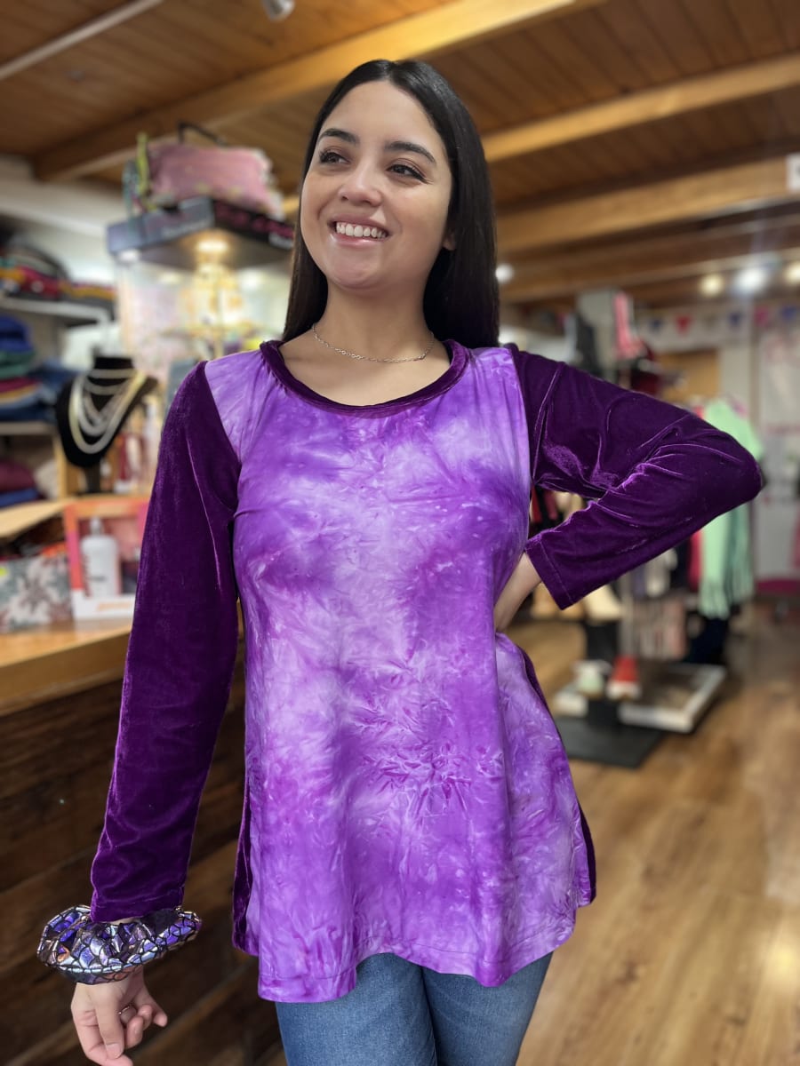 Polera Aura velvet lycra morado2