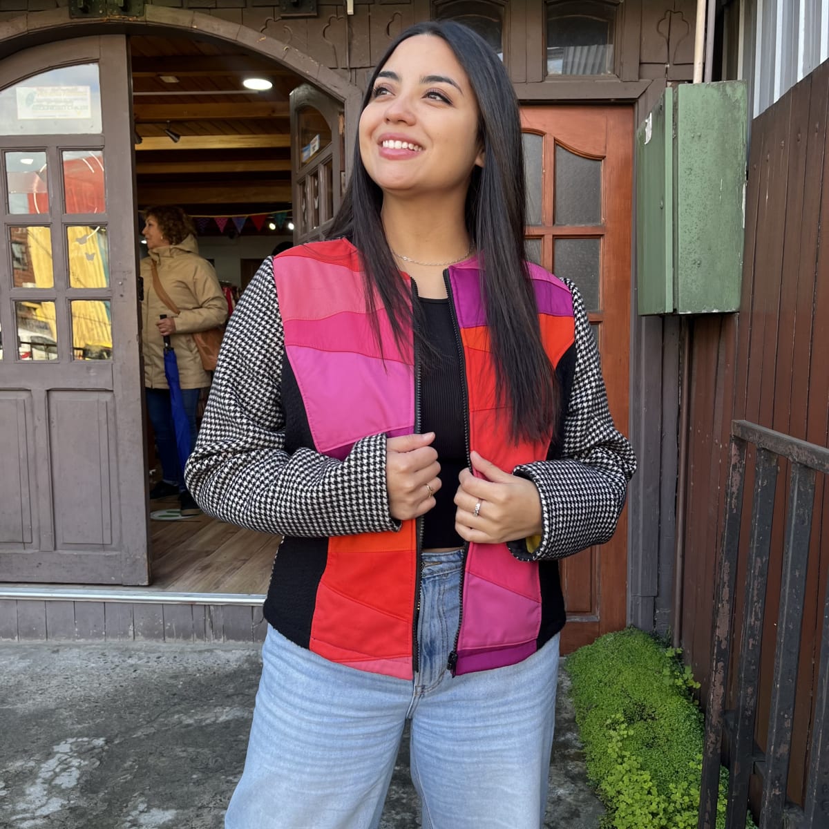 Chaquetón Santa patchwork corto rojo y fucsia1