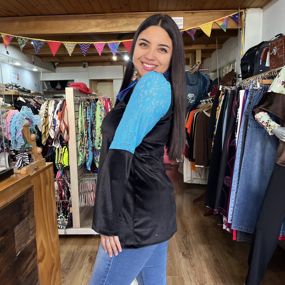 Poleron Paola velvet negro encaje calipso1