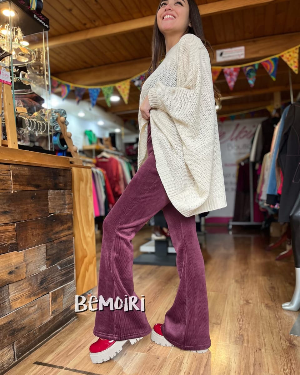 Pantalon Jennifer flare burdeo cotelé forrado alto invierno2