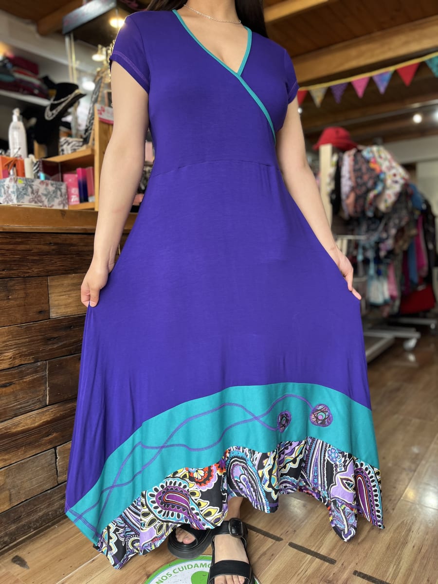 Maxi vestido kisu Sevilla asimetrico  morado tuquesa2