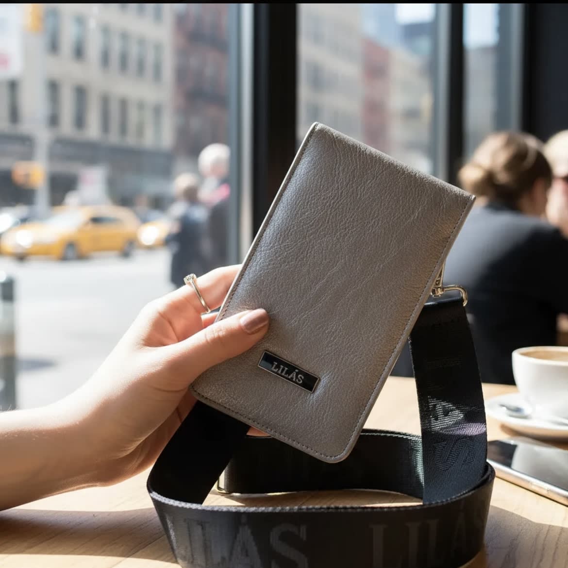 Porta celular tarjetero Lilas gris3