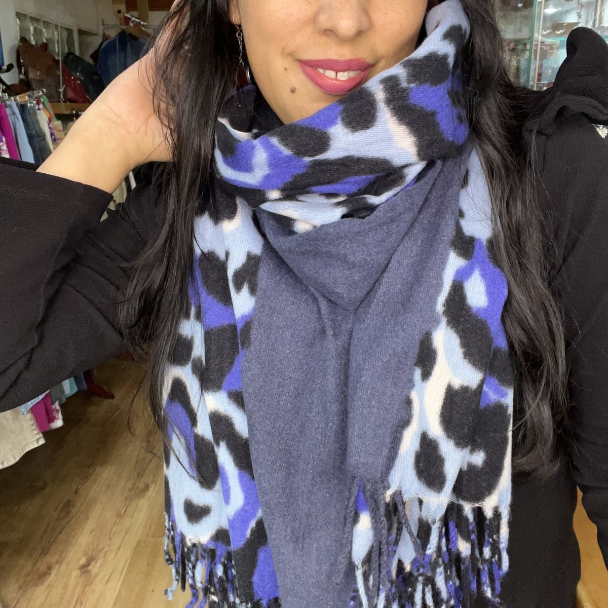 Bufanda cashmere animal print bicolor azul1