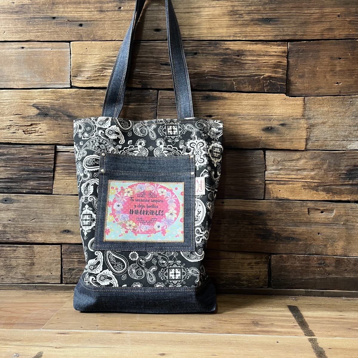 Tote Bag Tu vocacion inspira paisley negro y blanco1